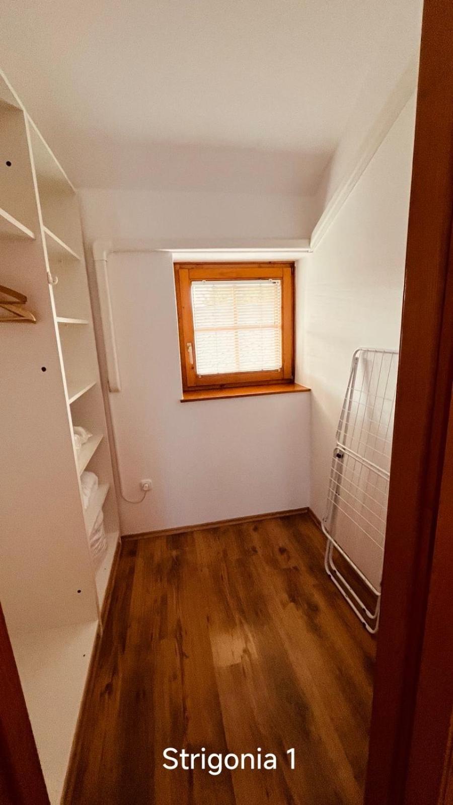 Strigonia Apartment *